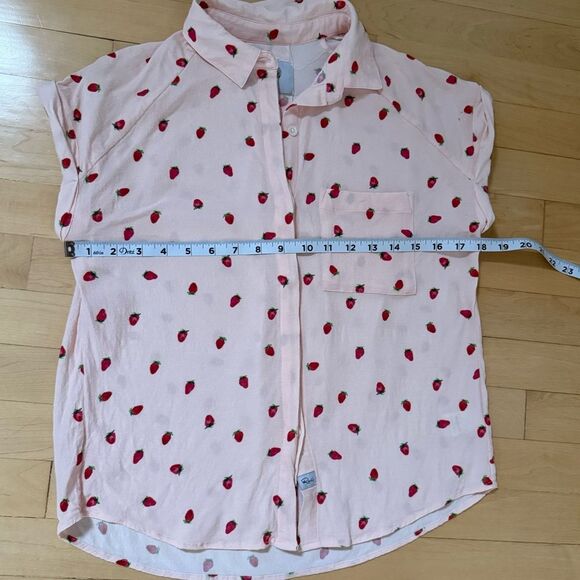 Rails Chase Strawberries Print Button Down Short Sleeve Shirt in Pink XS - Picture 6 of 10